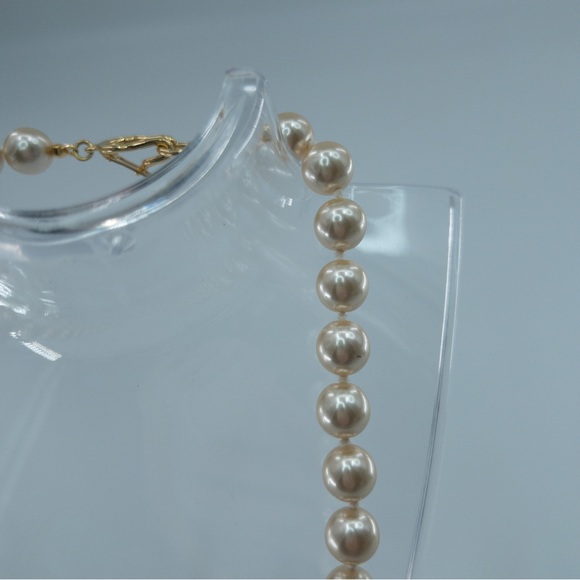 Kenneth Jay Lane Faux Pearl Necklace Champagne Gold Tone Hardware Classic Preppy - Picture 5 of 11